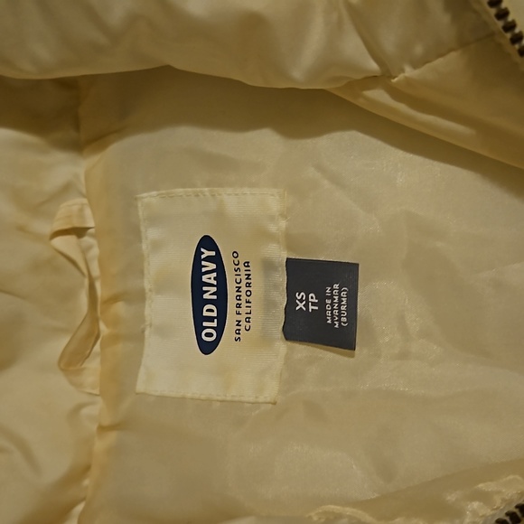 Old Navy puffer vest! - Picture 2 of 10